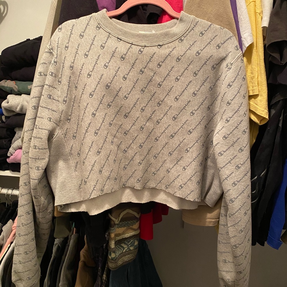 SOLD ❗️All over scrip champion crop top